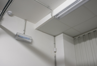 Detail podhledu konstrukce s deskou Fireboard