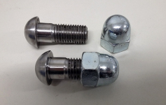 Obr. 3: Náhrada nýtů – nýtový šroub a uzavřená matice