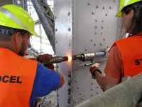 Obr. 21: Nýtování na montáži