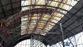 Obr. 26: Stav po demontáži poloviny rozpětí lávky