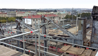 Obr. 30: Příhradové vazníky oblouků po demontáži horních pasů