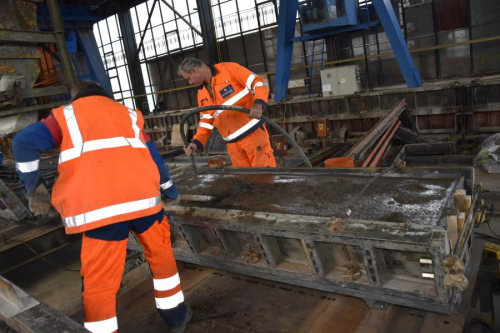 Odlévání městského mobiliáře z těžkého betonu, foto www.trz.cz