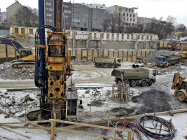 Obr. 8: Zakládání stavby