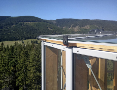 Obr. 11: Detail prosklení vyhlídkové plošiny