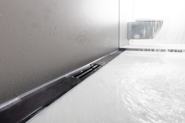 Sprchové žlábky Advantix Cleviva nabízejí špičkový koupelnový design a současně vysoce variabilní použití