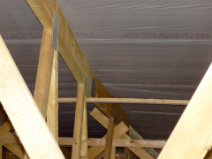 Obr. 8: Sokolov – lom je patrný i při pohledu zevnitř střešního prostoru