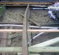 Obr. 13: Cheb – typické naklopení paty vazníku