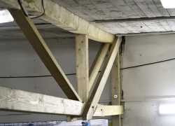 Obr. 18: Deformovaný horní pás