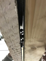 Obr. 20: Instalovaný hmoždík před utažením spoje