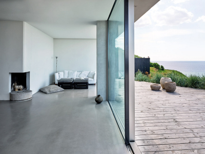 Díky skrytému pohonu a zamykacímu systému, které jsou zabudované přímo do profilů posuvného systému ASS 77 PD.SI, se velkoformátový posuvný prvek snadno otevírá