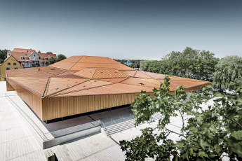 Ostrovní hala v Lindau s unikátní střechou z krytiny Falzonal, foto Croce & WIR