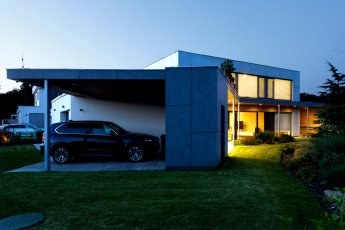 Rodinný dům v Borku u Českých Budějovic postavený za použití cihelného systému HELUZ a hliníkových systémů Schüco