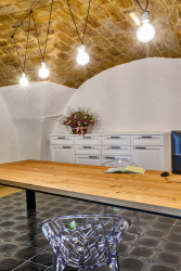 Jídelna s cihelnými klenbami