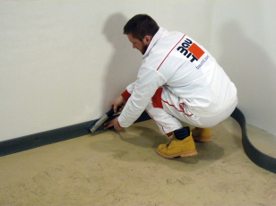 Osazení okrajové dilatace