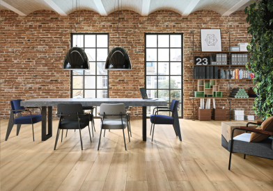 Ekologická podlaha Wineo PURLINE 1500, kolekce Wood XL, dekor Dub Queen’s Amber