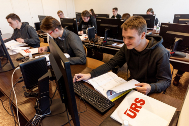 Liga rozpočtářů je odborná soutěž určená pro žáky 4. ročníků středních škol v oceňování stavebních zakázek. Soutěž připravuje společnost ÚRS CZ ve spolupráci s katedrou ekonomiky Stavební fakulty ČVUT. 