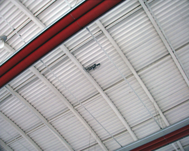 Obr. 2: Uložení desek na železobetonové vazníky, Brno, výstaviště