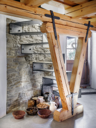 V mlýně vznikly nové obytné místnosti, které využívají tradiční i novodobé materiály