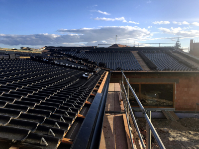 Pultová střecha 8–12 ° pod bezpečným sklonem krytiny