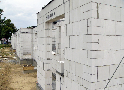 Hrubá stavba z vápenopískových cihel KMB Sendwix