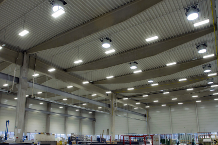 Světlovody Lightway v nové hale společnosti SIPRAL