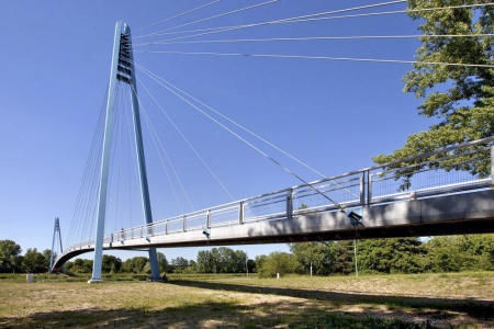 Lávka v Čelákovicích z betonu TOPCRETE