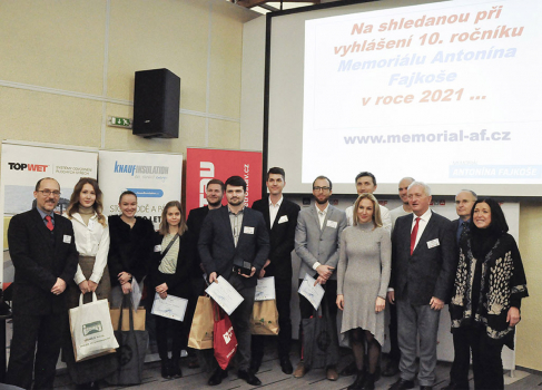 Společná fotografie všech oceněných a porotců MAF 2019