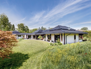 Dům N13, autoři Ing. Jiří Padevět a Václav Cihelka. 