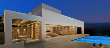 Posuvný systém se skládá ze čtyř posuvných dílů, z nichž každý má svou vlastní vodicí kolejnici. Uživatelé je tak mohou libovolně otevírat a zavírat podle aktuálních větrných podmínek a počasí.