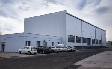 Uplatnění oken GENEO u výrobní haly v pasivním standardu