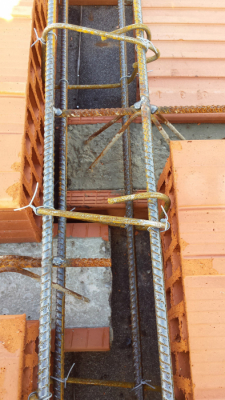 Uložení stropních nosníků na cihly HELUZ AKU Z 17,5 broušená