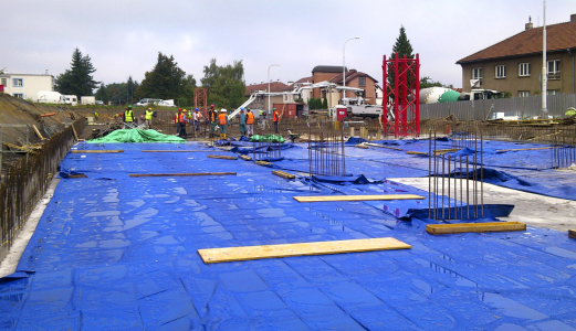 Obr. 9: Ošetřování desky