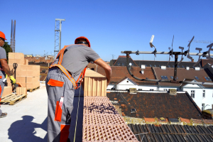 Obr. 6: Zdění s tenkovrstvou lepicí maltou HELUZ SIDI