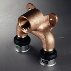 S použitím vhodných komponent se doporučuje realizovat rozvody potrubí pro pitnou vodu do takzvané okružní instalace, aby se eliminovala odběrná místa ve slepých ramenech. Voda tak může neustále proudit v celém systému