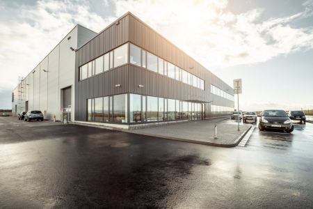 Hala firmy APEX a v Pohořelicích