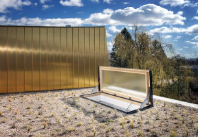 Výklopné střešní dveře, aula České zemědělské univerzity, Praha