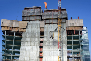 Systémy šplhavých stěn RCS P nabízely pracovníkům ochranu před nepříznivým počasím, např. větrem, a zároveň sloužily jako zajištění před pádem z výšky osob a předmětů