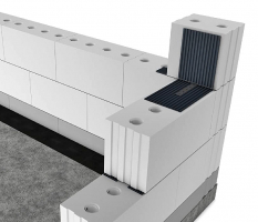 Obr. 8: Tupý spoj – napojení příčky s kotvením nerezovými sponami