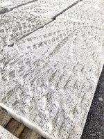 Segmenty z bílého betonu pro opláštění výdechu z tunelu Blanka