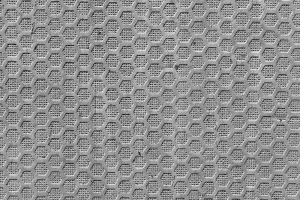 Pohledové betony v rámci projektu železničního koridoru Soběslav–Doubí u Tábora. Pro dříky pilířů mostu (SO 52-20-02) bylo nasazeno zvláštní bednění vyrobené pro tento projekt v dílnách České Doky v pražských Čakovicích. Část bednění je vybavena vlysovanou Hexa břízovou překližkou, část pak nese otisk kartáčovaných prken, speciálně upravených pro použití v bednění (realizace Metrostav).