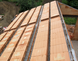 Obr. 3: Realizace těžké šikmé střechy