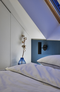 Loftový byt prosvětlila výhradně střešní okna