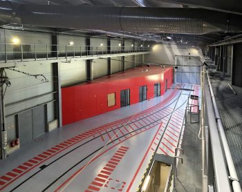 Interiér s červeným boxem