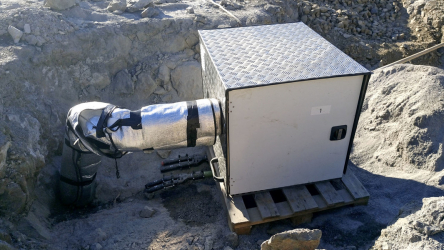 Obr. 2: Měřicí aparatura pro polní zkoušku tepelné vodivosti hornin – Thermal Response Test
