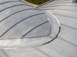 Obr. 23: Netěsné spoje TiZn