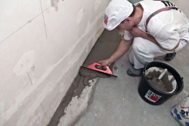 Lokální (i případně celoplošné) vyrovnání podkladu pomocí vyrovnávací hmoty Baumit Baumacol Preciso, v tloušťce od 2 do 30 mm. Pokud potřebujete zrychlit pracovní postupy, použijte Baumit Baumacol Preciso Speed