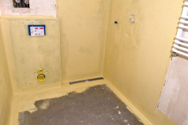 Hydroizolační nátěr Baumit Baumacol Proof je nutné provádět vždy ve dvou vrstvách, minimální tloušťka jedné vrstvy je 1 mm. Mezi vrstvami je nutné dodržet potřebný čas k odvětrání, cca 4 hodiny