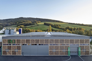 Požadavky na denní osvětlení pracovních prostor zajišťuje také střešní světlík