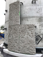 Osazení prvních panelů na připravené úchyty