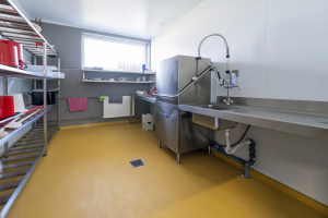 Farma Hole, výstavba sýrárny